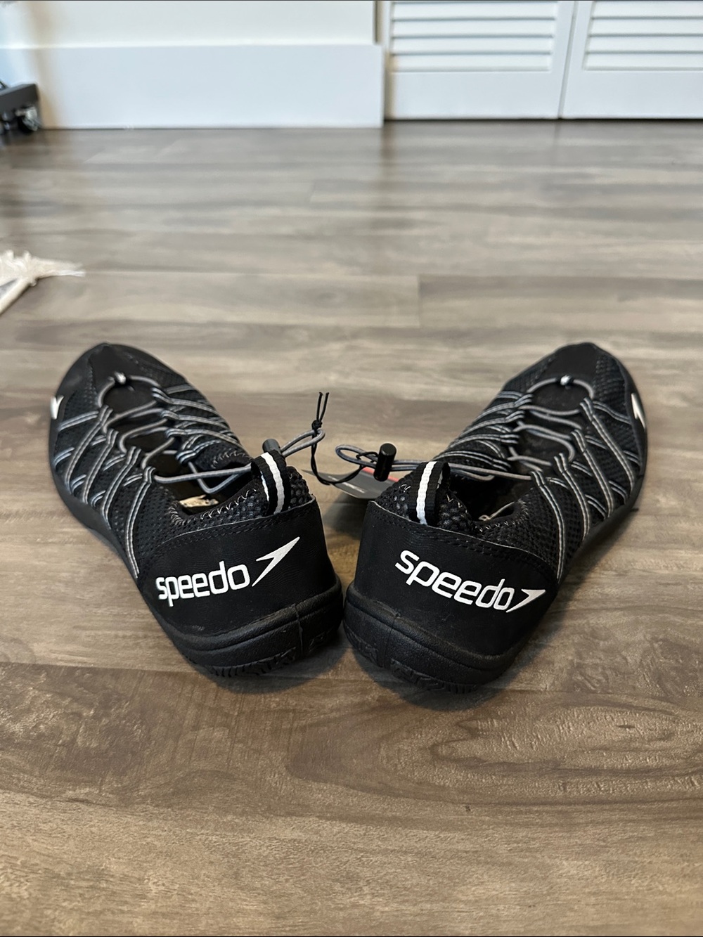 Speedo Men’s Black and White Water Shoes Size 10 NWT - Picture 2 of 8